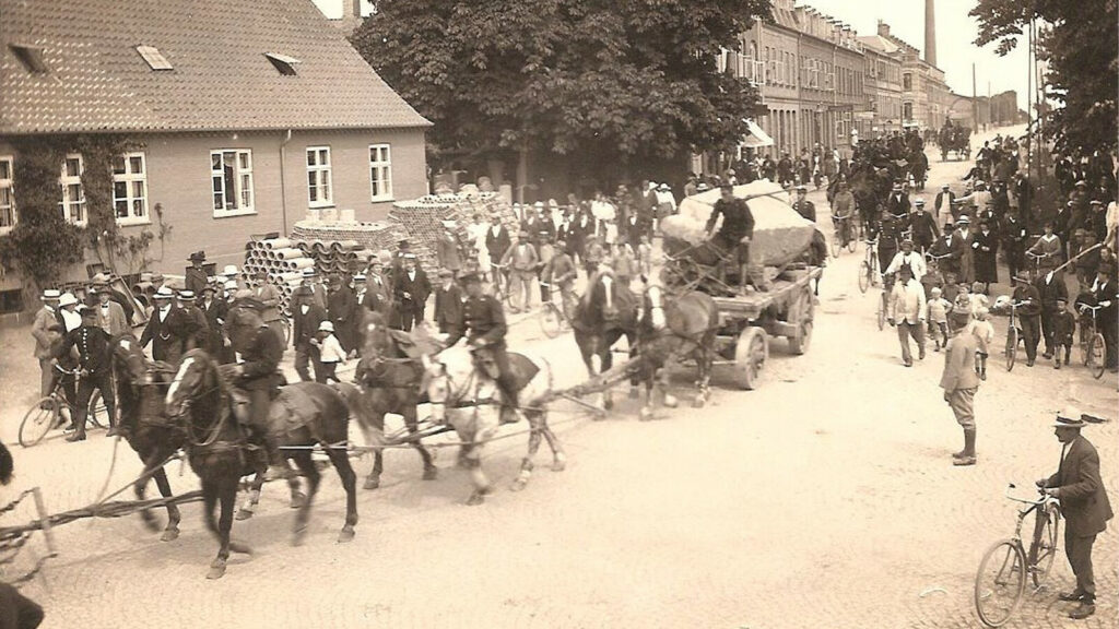 Genforeningen 1920 mindestenen transporteres Ringsted