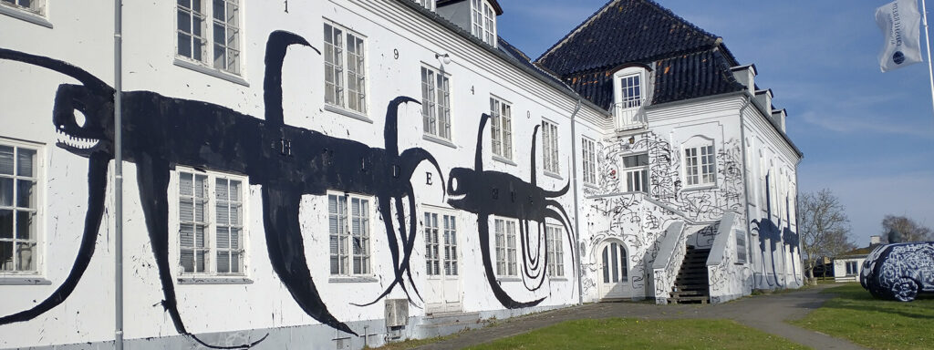 Næblerød og Aguila Odsherreds Kunstmuseum_facade