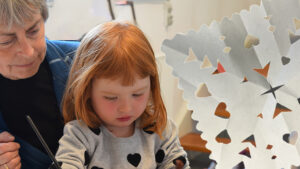 Kreahygge med barn og voksen